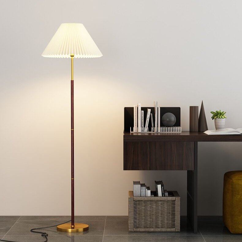 Vilo | Elegante Stehlampe mit Plisseeschirm — Warmes Licht für das Wohnzimmer 